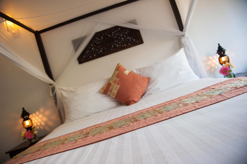 The Willow Boutique Hotel Phnom Penh Exterior photo