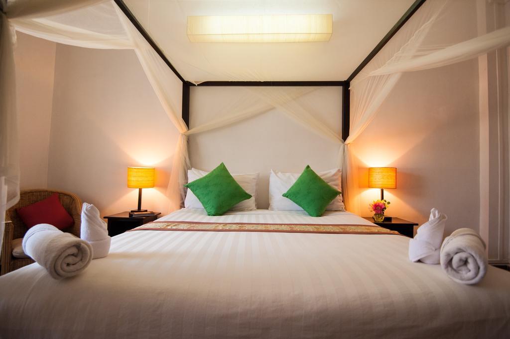 The Willow Boutique Hotel Phnom Penh Exterior photo