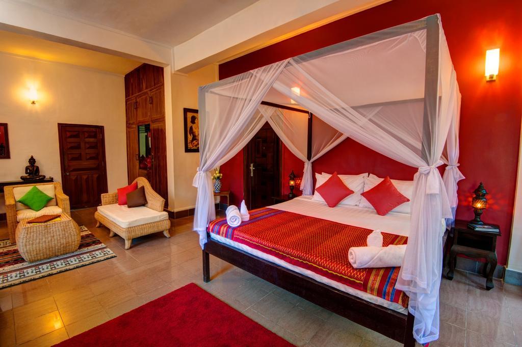The Willow Boutique Hotel Phnom Penh Exterior photo