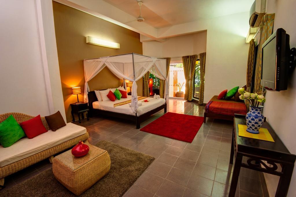 The Willow Boutique Hotel Phnom Penh Exterior photo