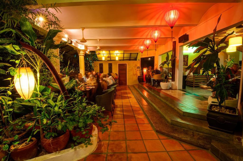 The Willow Boutique Hotel Phnom Penh Exterior photo