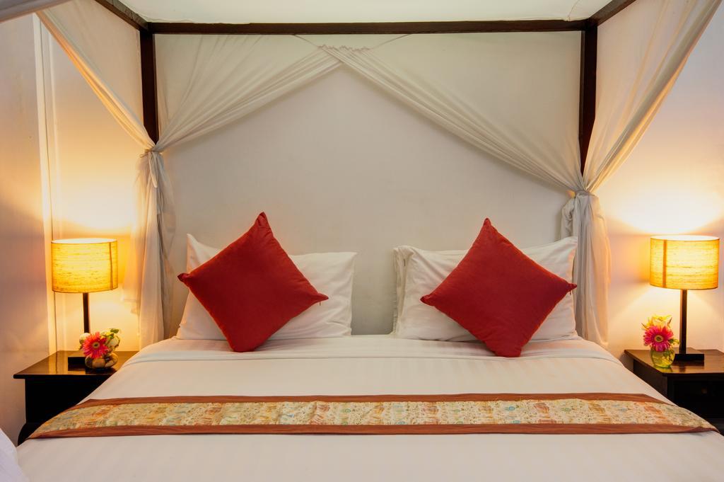 The Willow Boutique Hotel Phnom Penh Exterior photo