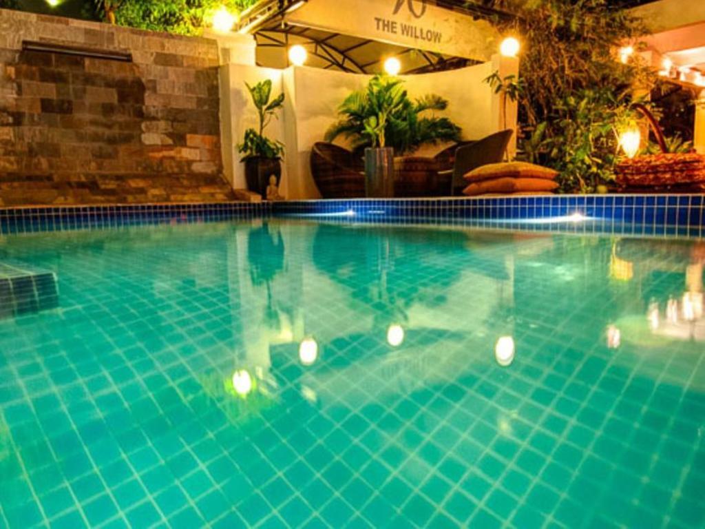 The Willow Boutique Hotel Phnom Penh Exterior photo