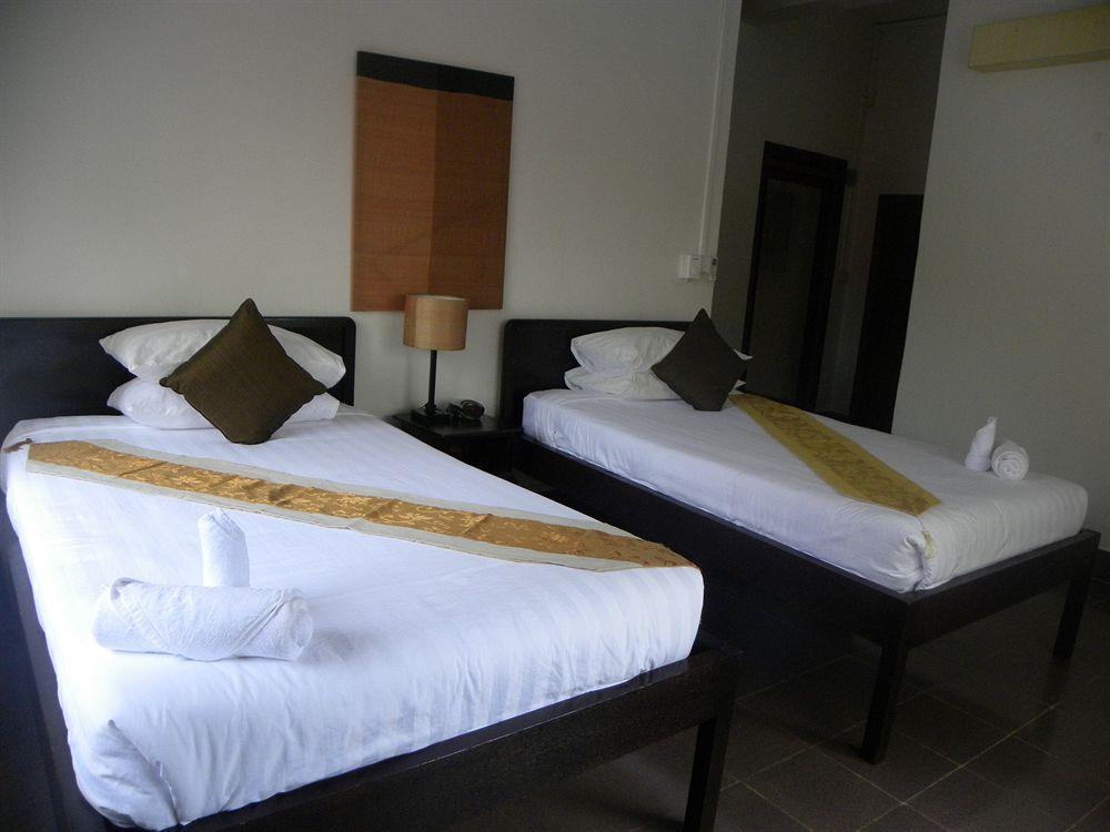 The Willow Boutique Hotel Phnom Penh Exterior photo