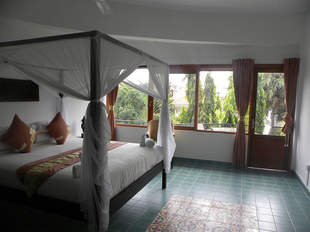 The Willow Boutique Hotel Phnom Penh Exterior photo